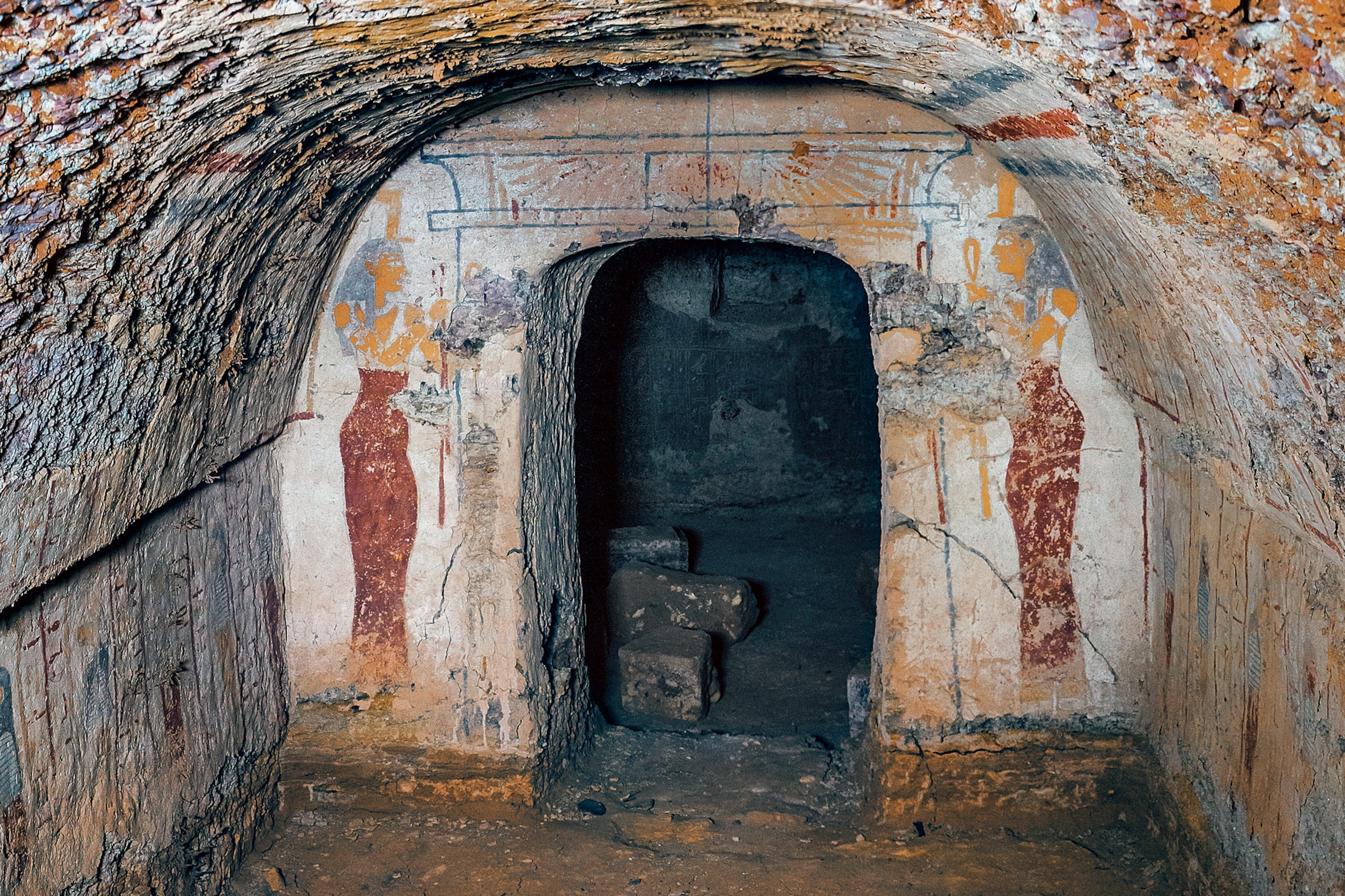 the tomb of Queen Khennuwa in Meroë